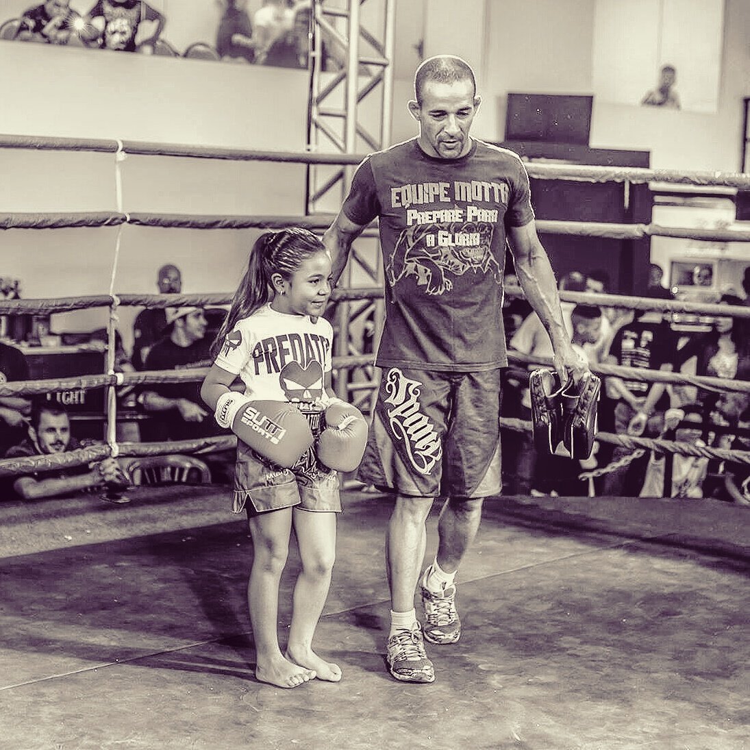 rickarddo's tweet photo. Dedicar-se a fazer o que deve ser feito com carinho, torna as coisas mais prazerosas e mais bem feitas 👊😉 #MuayThai https://t.co/qlDZOb8ots