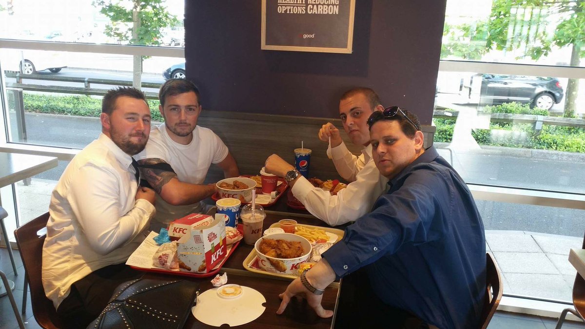 NorthEndLions's tweet photo. Nice to see our boys @DarrellManchip, @SiLawrence1988, James M and Shane eating a healthy meal before pre-season 😅 https://t.co/1geouMcEoH