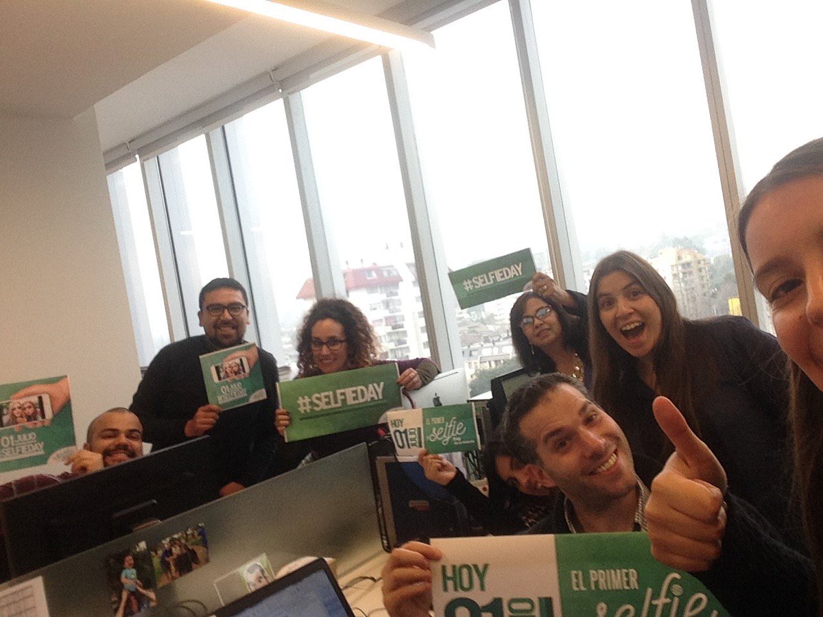 piliparot's tweet photo. HOY 1 DE JULIO, 1° #selfieday mundial, celebra subiendo tu foto con el #selfieday
https://t.co/0va1KGorIv https://t.co/HaFK9z1DCU