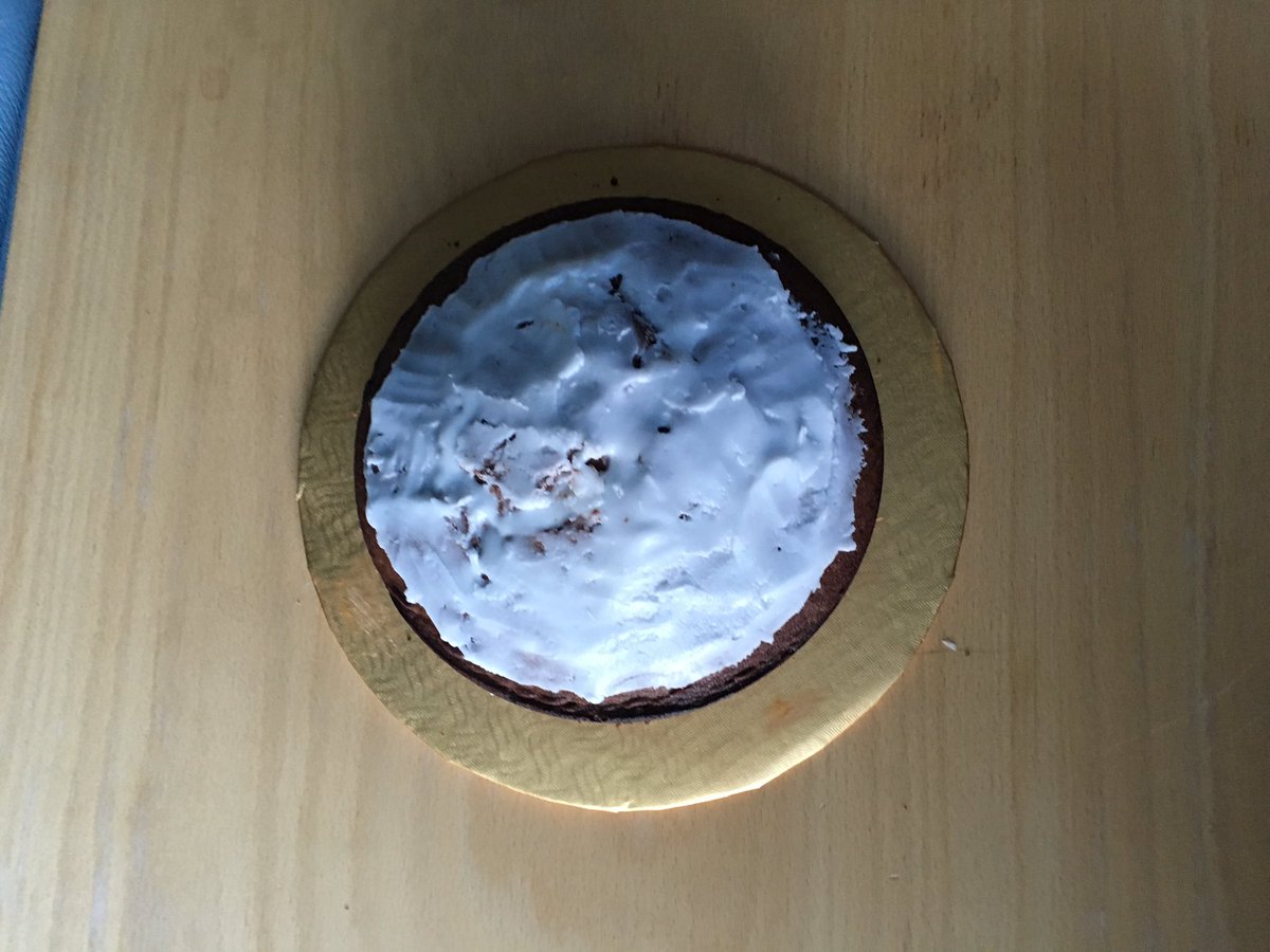 pendragay's tweet image. cake