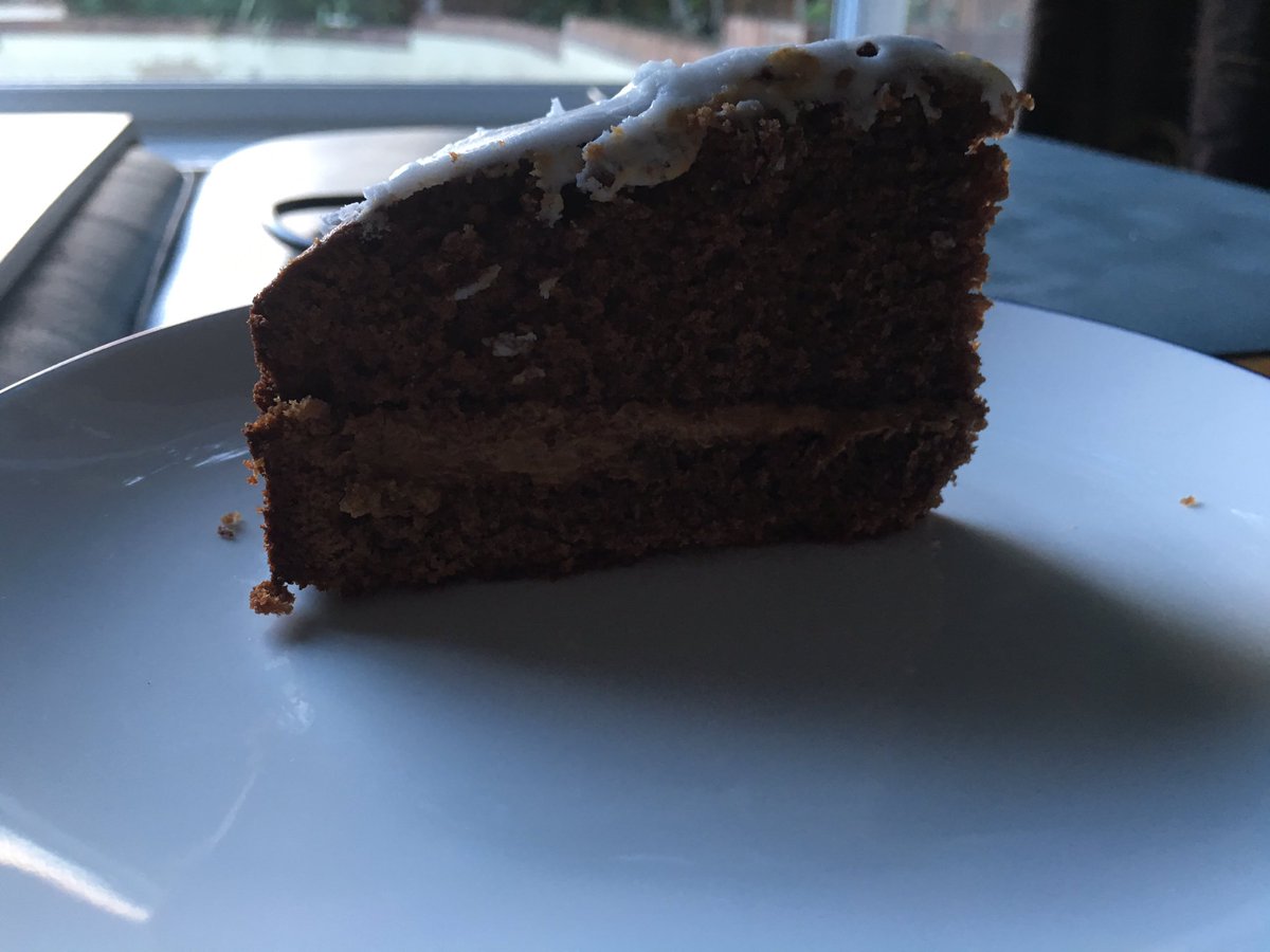 pendragay's tweet image. cake