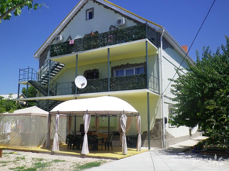 крымское поместье севастополь. севастополь дом у моря. 2х этажный коттедж у моря. домик у моря учкуевка. домик у моря.