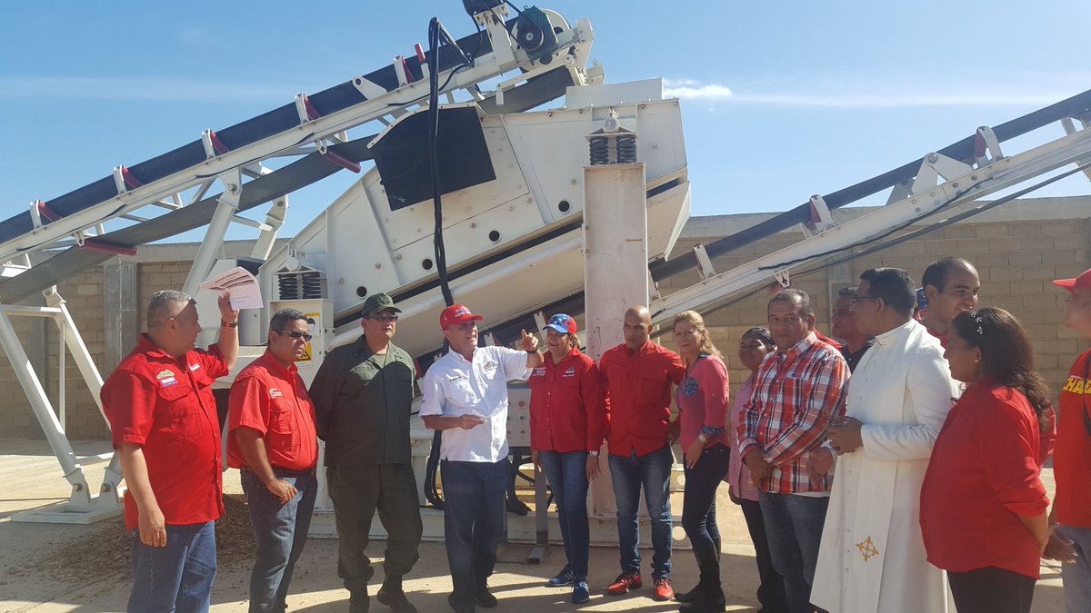 yelitzePSUV_'s tweet photo. Esta planta es un logro de la revolución, un logro de nuestro Comandante Eterno  Hugo Chávez .@NicolasMaduro https://t.co/XK2aFgHVUV