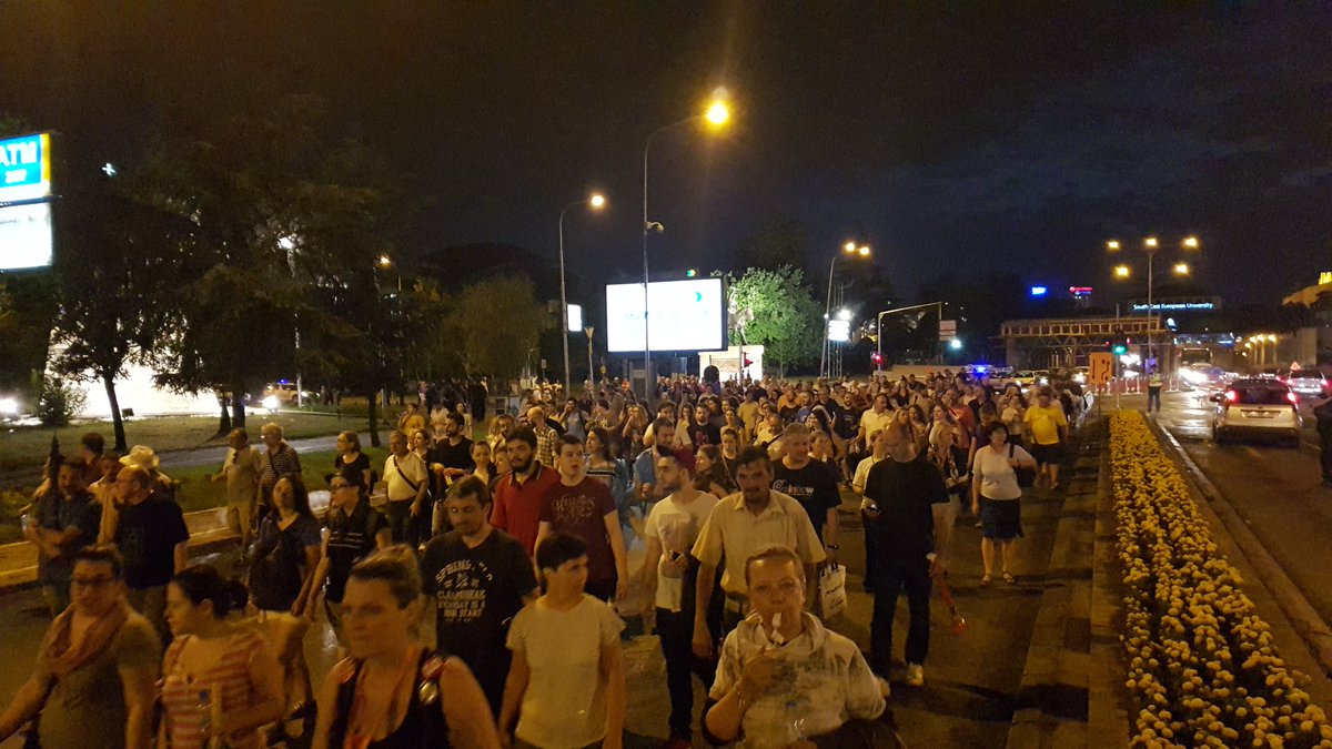 MKColorful's tweet image. Стоп за полициска бруталност! 
Одговорност за насилниците! 
Поддршка за студентите! 
#НемаПравдаНемаМир