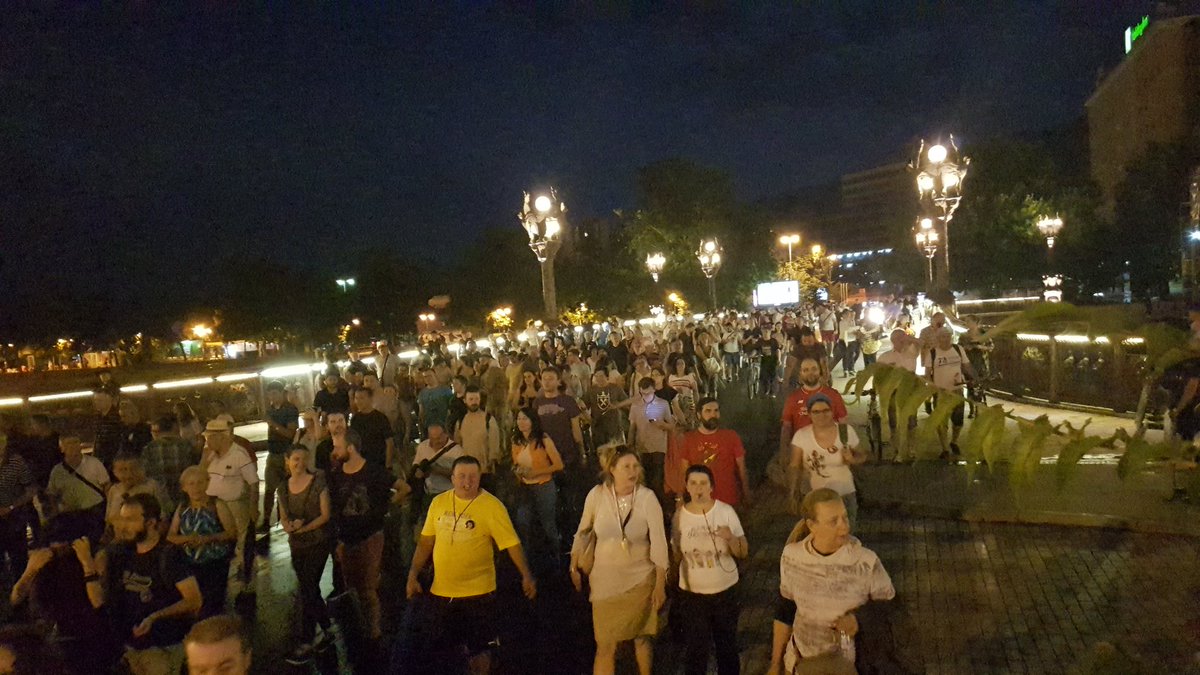 MKColorful's tweet image. Стоп за полициска бруталност! 
Одговорност за насилниците! 
Поддршка за студентите! 
#НемаПравдаНемаМир