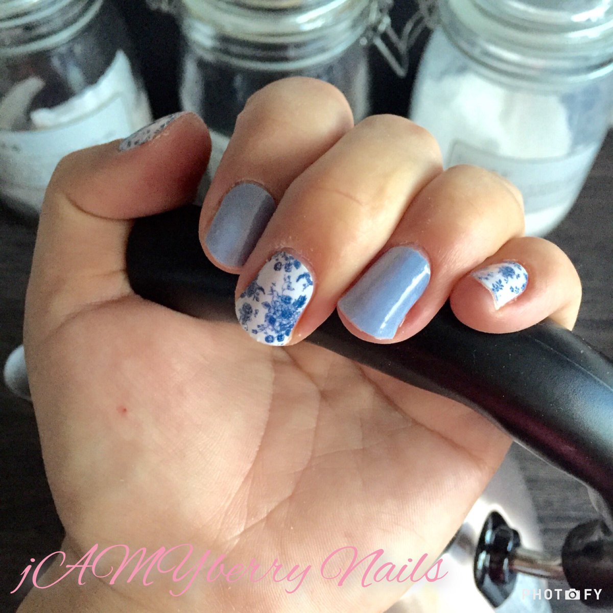 jAMYberryNails's tweet photo. #tidepool #finechina #jamyberrynails #blue #white #flowers #putthekettleon #cuppa #jamberry #jamberryuk https://t.co/ioEi9oIdw9