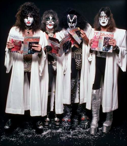 AceFrehleysStar's tweet photo. @KISSOnline @genesimmons @PaulStanleyLive @ace_frehley Do you remember this? https://t.co/h3Hzmfok5S