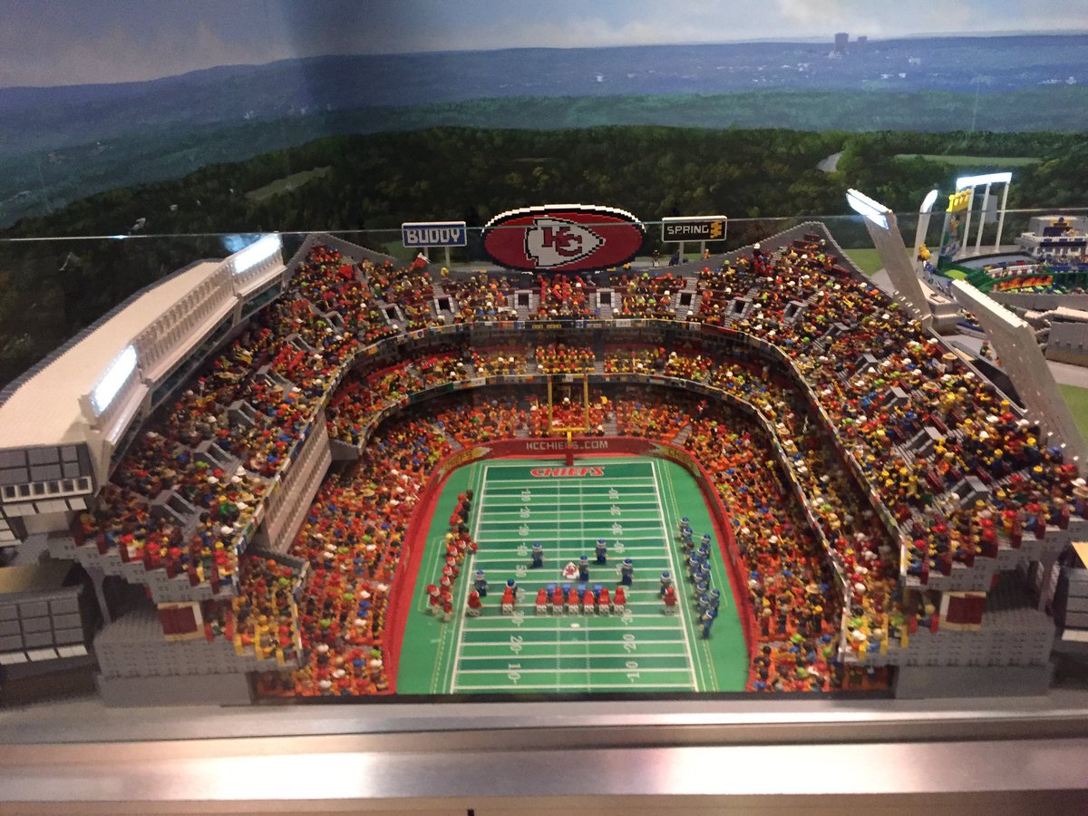 Egotript's tweet photo. Lego Arrowhead Stadium! #LegolandKC #Chiefs #loudnproud https://t.co/wDfoRCpocD