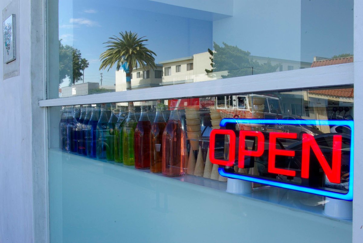 TreatsSM's tweet photo. Enjoy the 4th, TREATS is open July 4th 11am-11pm! @OurSantaMonica #SantaMonica #July4th @SaMo_ToGo @BUYLOCALSM https://t.co/zD1ZG5azUp