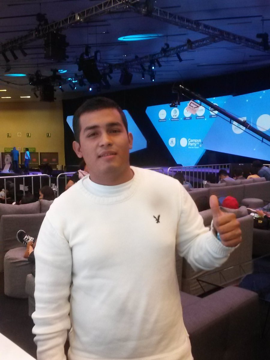 AdalbertoCamp24's tweet photo. Driving is about to be automatrd @GrandesEventosJ #CPMX7 https://t.co/bWUYH9bNHY
