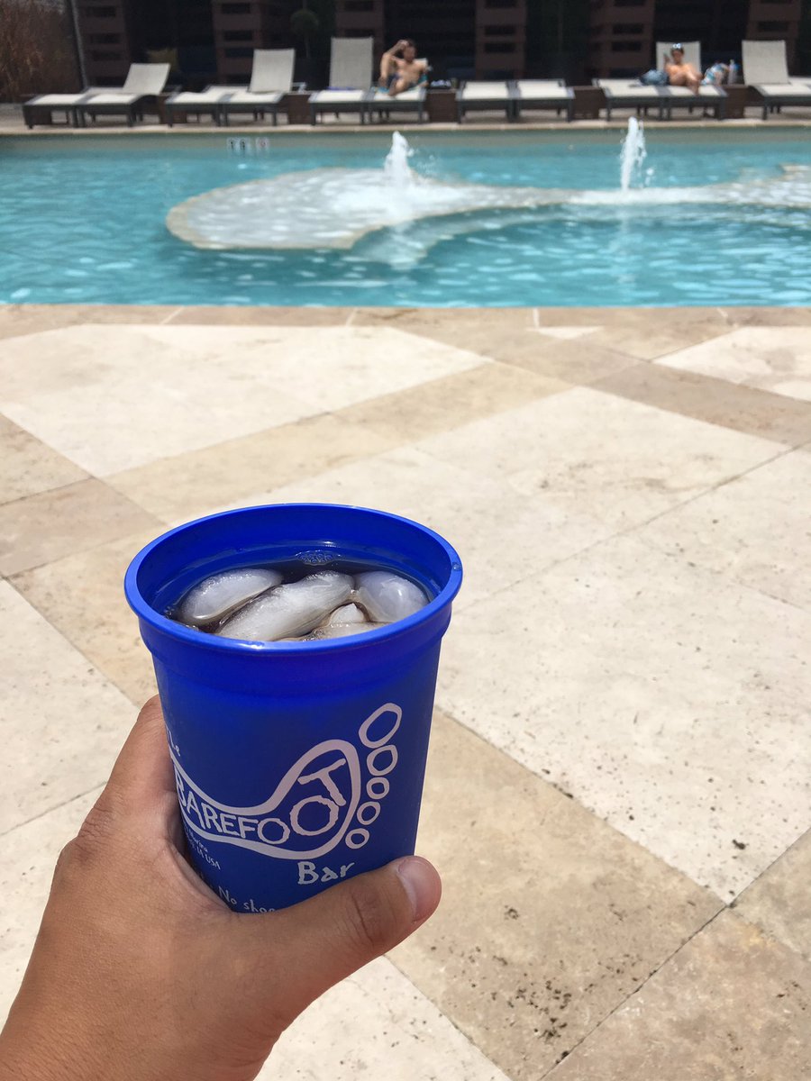 jsee353's tweet photo. Since @McDermedKMBC says I could rain this weekend better get some pool time today #Onlight #KCMO https://t.co/gpJI5xiJQ1