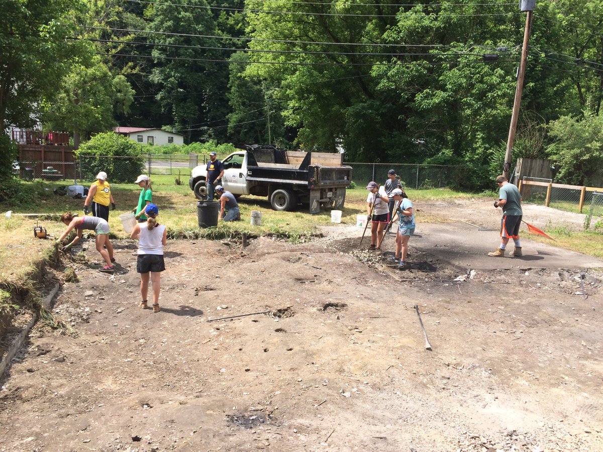 NDFprincipal's tweet photo. Demo crew wrapping up their work today. #appa2016 https://t.co/CPHSBzZBhz