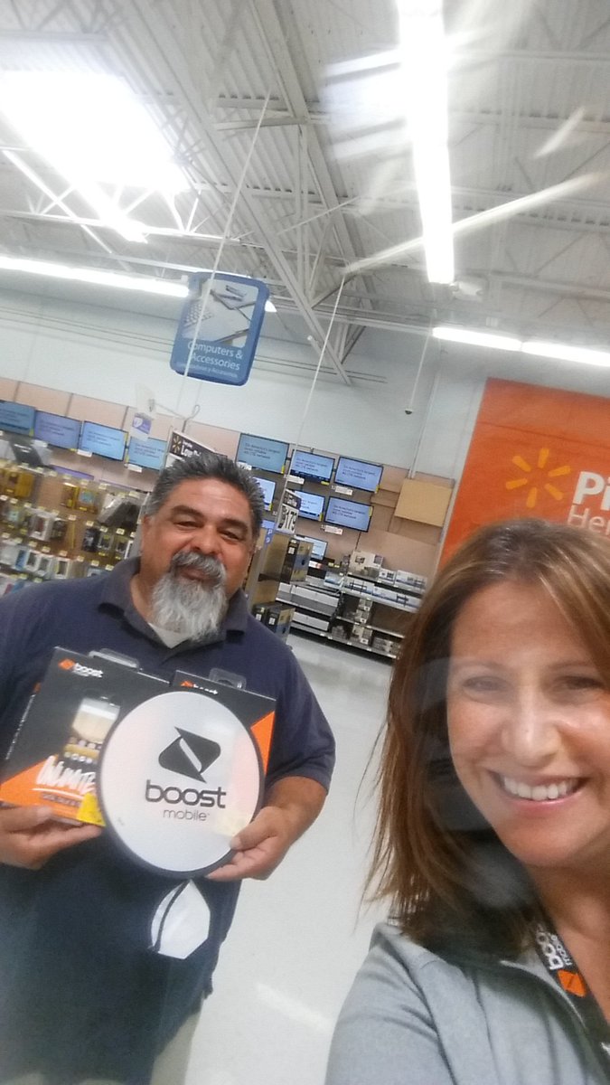SPG_Ang's tweet photo. Lots of Smiles at Walmart 3477 https://t.co/d4tHPG7WWJ