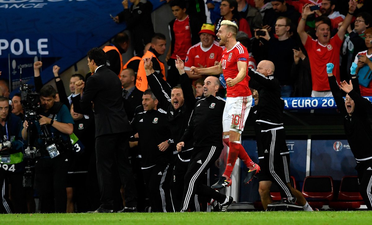 UEFAEURO's tweet photo. #WAL have never reached the semi-final of a major football tournament. Until tonight. πππ #WALBEL #EURO2016 https://t.co/0XF1orOd7W