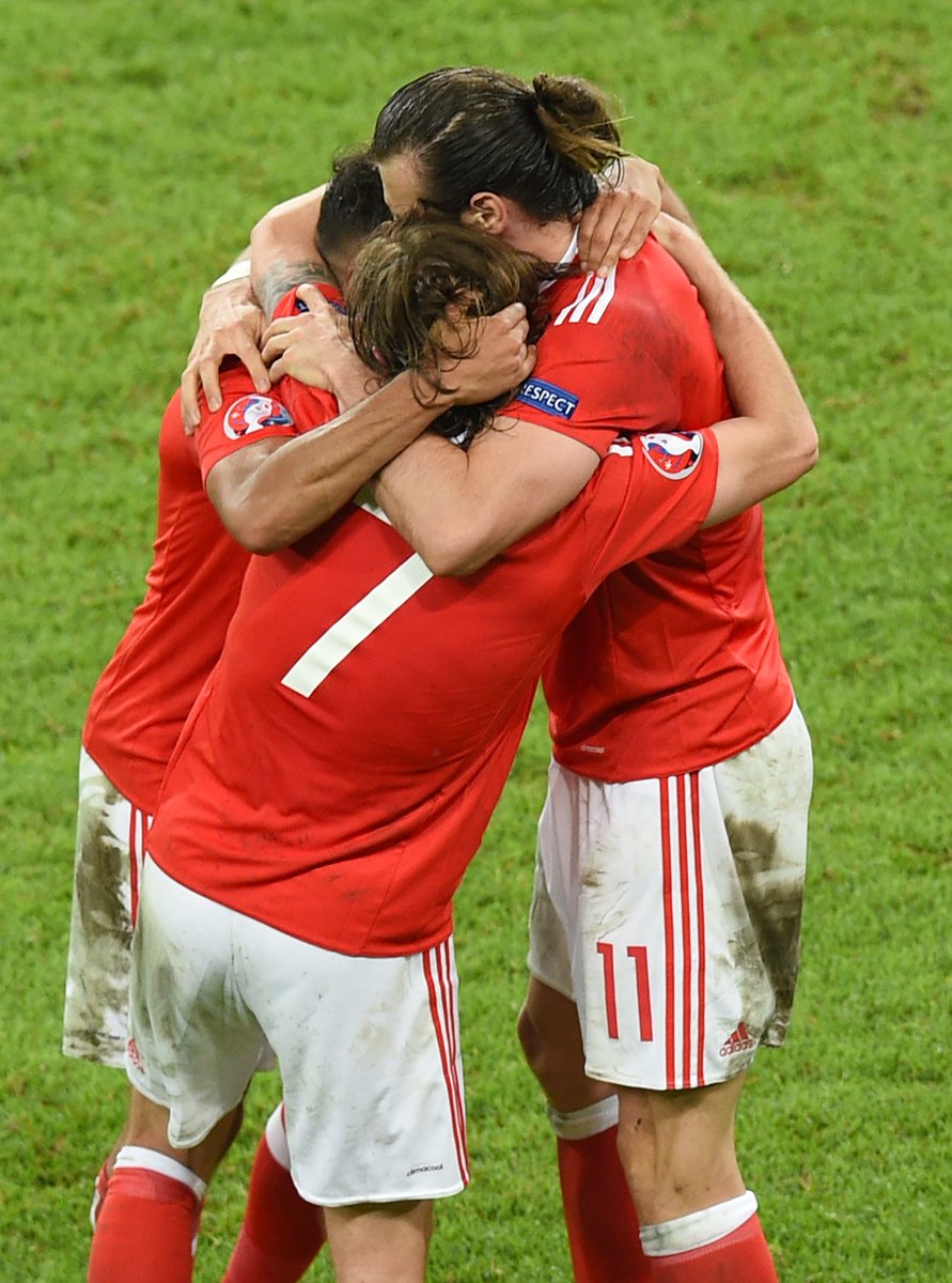 #WAL have never reached the semi-final of a major football tournament. Until tonight. 👏👏👏 #WALBEL #EURO2016