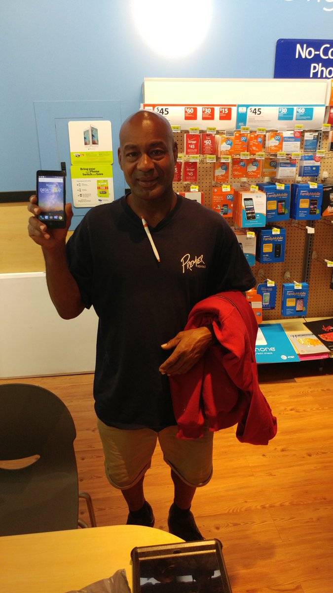 TheSprintSean's tweet photo. Terry switched to Boost today. #TheBoostCup #boostdayksmo @TimMiller44 @craig_jaycox @NRSPG_ESeaton @collierjeremy https://t.co/TOhUEjG0BC