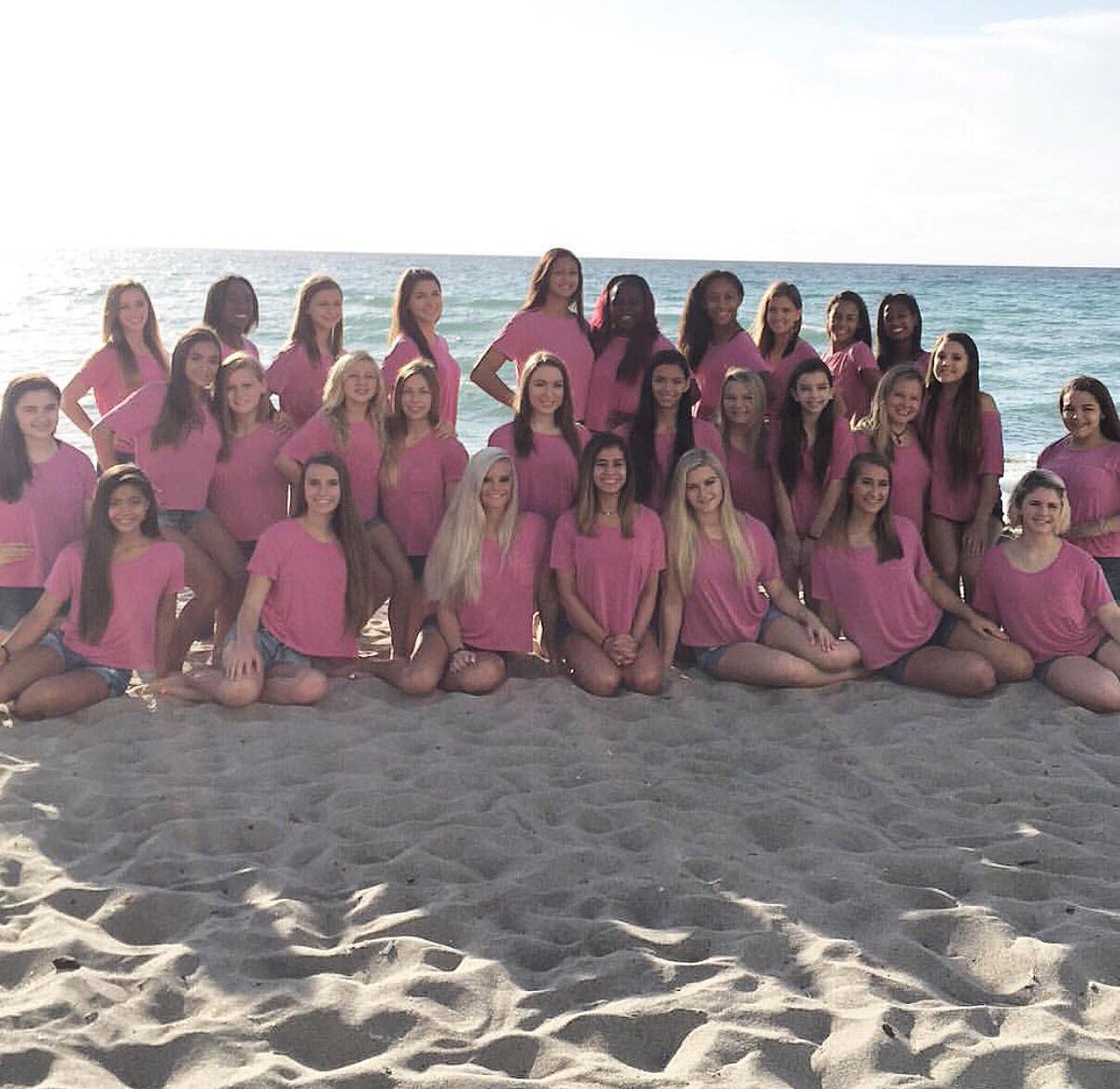 brandonallstars's tweet photo. Check out our @pinkladies_ba at Hotshots! ☀️🌊💗 #hotshots2016 #123hotshots https://t.co/gw0N4FuhAy