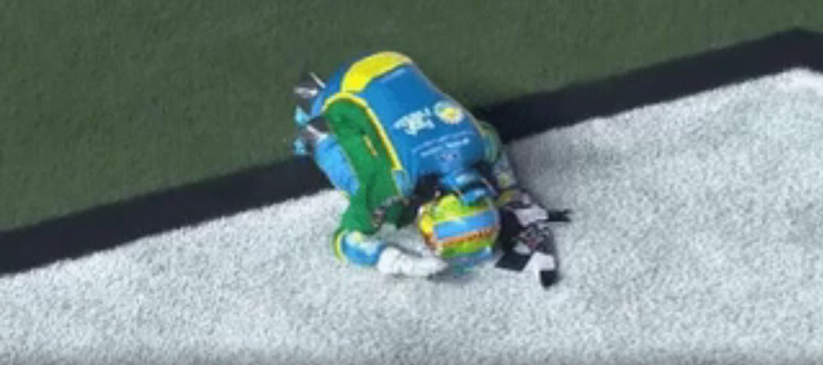 roushyates's tweet image. Daytona Man! 🏁🏁☝️ @aric_almirola @BiagiDenBeste #NASCAR #SubwayFirecracker250 #Winner