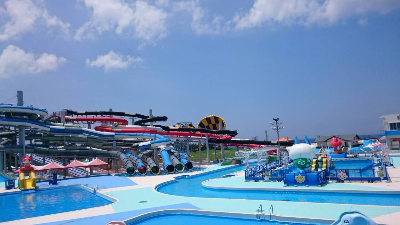 三国温泉 料理旅館望洋楼 只今晴天の福井三国は気温も上昇中 本日芝政ワールドのプール営業スタート 新たに世界初巨大 ウォータースライダー ザ モンスタースライダー もオープン スリリングさがネーミング通り写真からも充分伝わります 望洋楼から