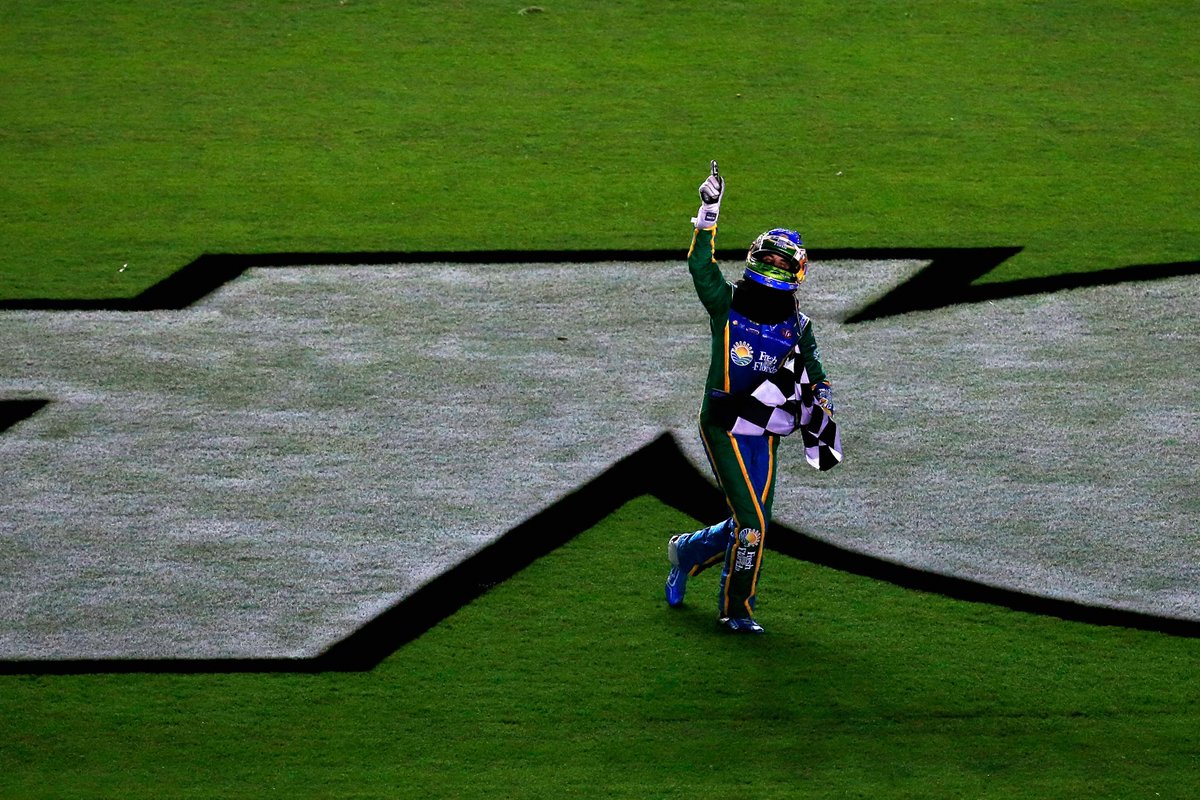 NASCAR_Xfinity's tweet image. 👆

#SubwayFirecracker250