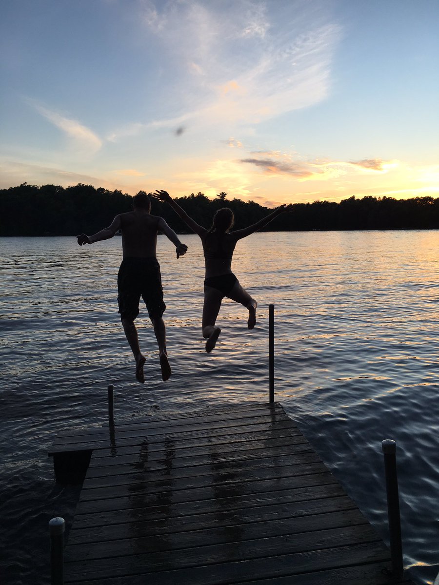 maddykammerer's tweet photo. I forced my brother to take these #basicwhitegirls #sorryev {@evan_kmmerer} https://t.co/a2b8IAasdT