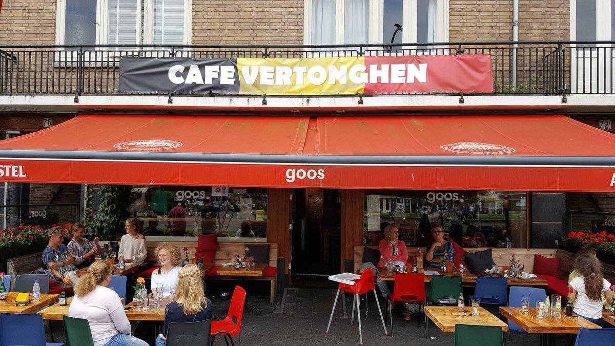 frankvrooijen's tweet photo. Aan al het moois komt een eind in #maasstraat. Nu 'Met Goos naar Rio' met  @cafegoos en @MichelleGoos. https://t.co/MDavMeBtrY