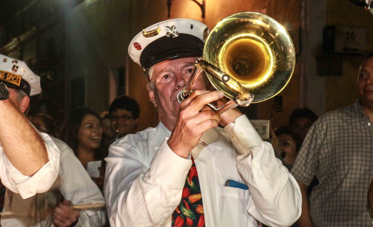 CulturaCampeche's tweet photo. Así se disfrutó del #JazzParade en la 59.
Festival Internacional de Jazz.
Nos vemos hoy en la Concha Acústica, 20h. https://t.co/aZkPXkBpk1