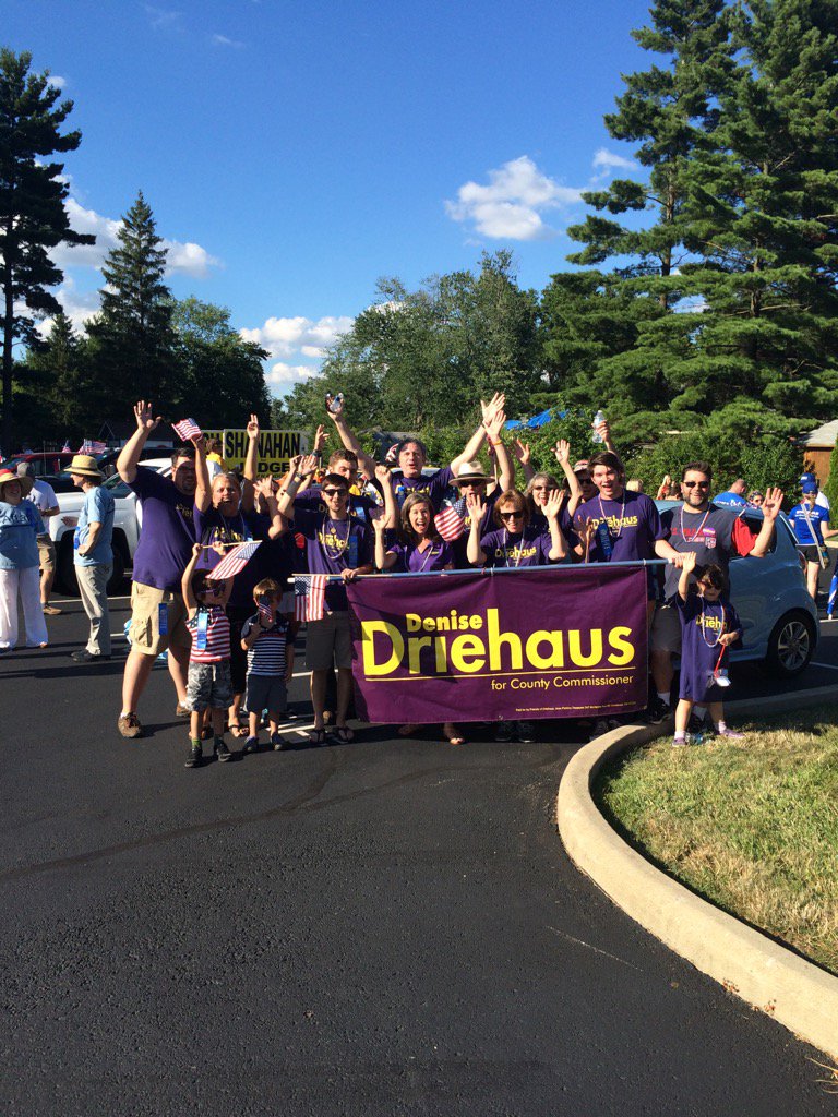 DeniseDriehaus's tweet photo. So excited to begin the 4th of July weekend in the Madeira Parade! #teamdriehaus https://t.co/x13ZcqVFZ7