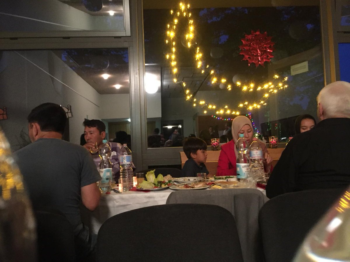 Nach den Fastenbrechen benötigt man erst einmal Diät! @pretky, <a href="/seelig_robert/">Robert Seelig</a> und <a href="/Thom/">Thom Clutterbuck</a> as_irmer