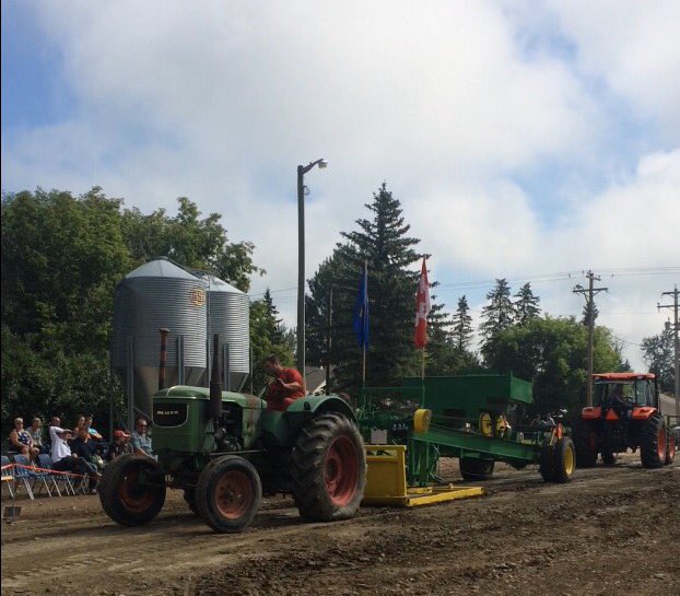 BBikker's tweet photo. #CanadaDay #tracktorpull #deutz having fun celebrating! https://t.co/YbjBfodt7N