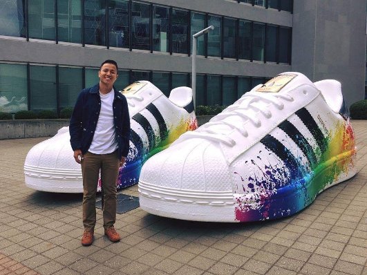 HipHopHoF's tweet image. #MyAdidas! #RunDMC Hip Hop Hall of Fame + Museum Classic #ShellToes! @HipHopHoF @adidas @kanyewest @JTtheDeveloper