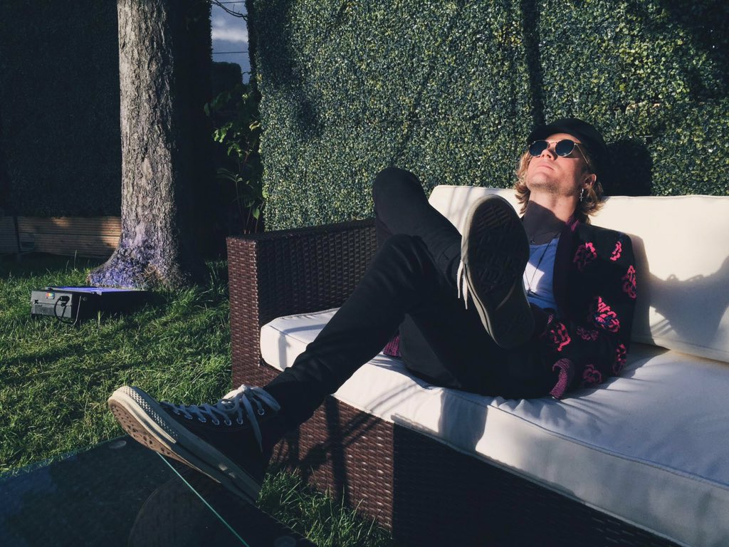 DougiePoynter's tweet image. Today. Literally 5 seconds of summer