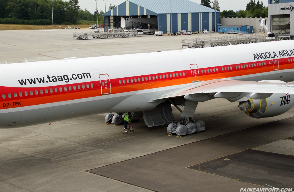 Resultado de imagem para b777 D2 TEK