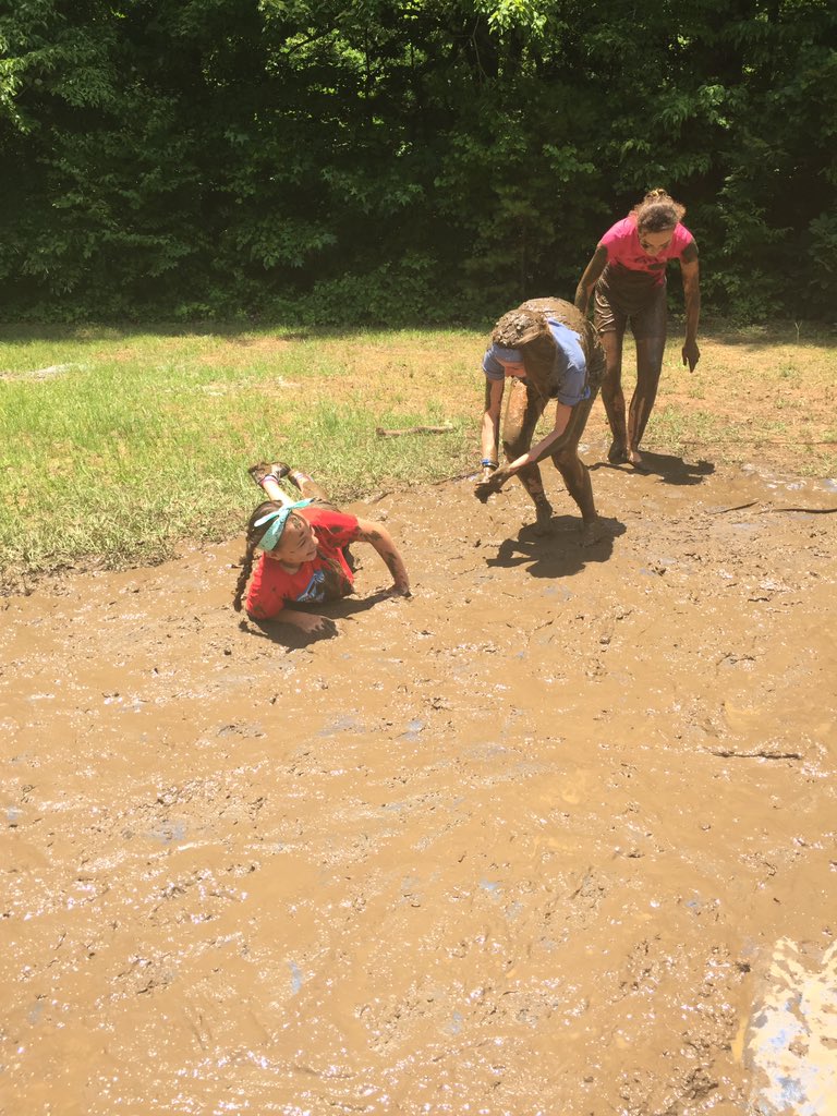 IWHiddenlake's tweet photo. MESSY DAY!!!! https://t.co/x5Go4V2y8Y