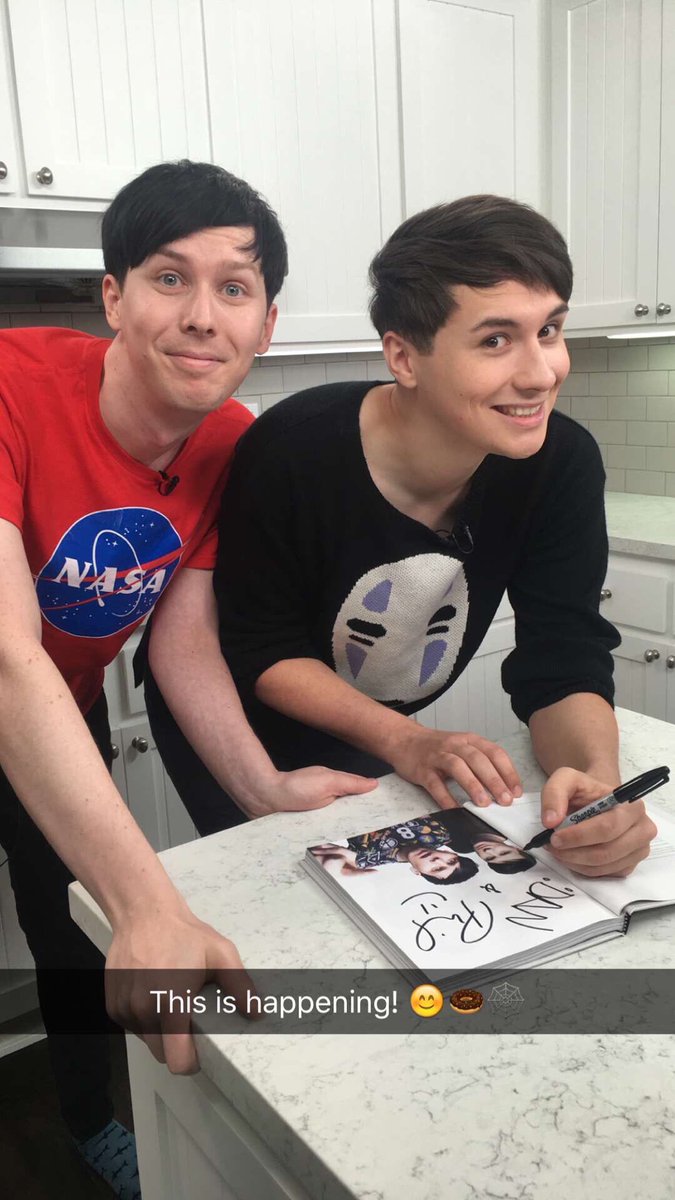 phanflop tweet picture