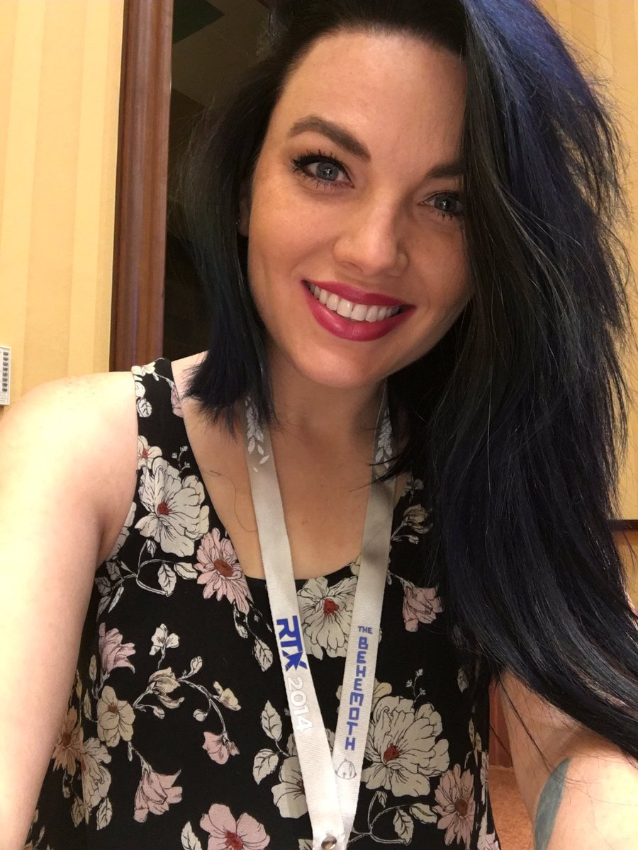 bexmix's tweet photo. Didn't have a lanyard for my #RTX2016 badge, but I found one from #RTX2014 in my car. HOARDER. https://t.co/jZZE0cjJ83