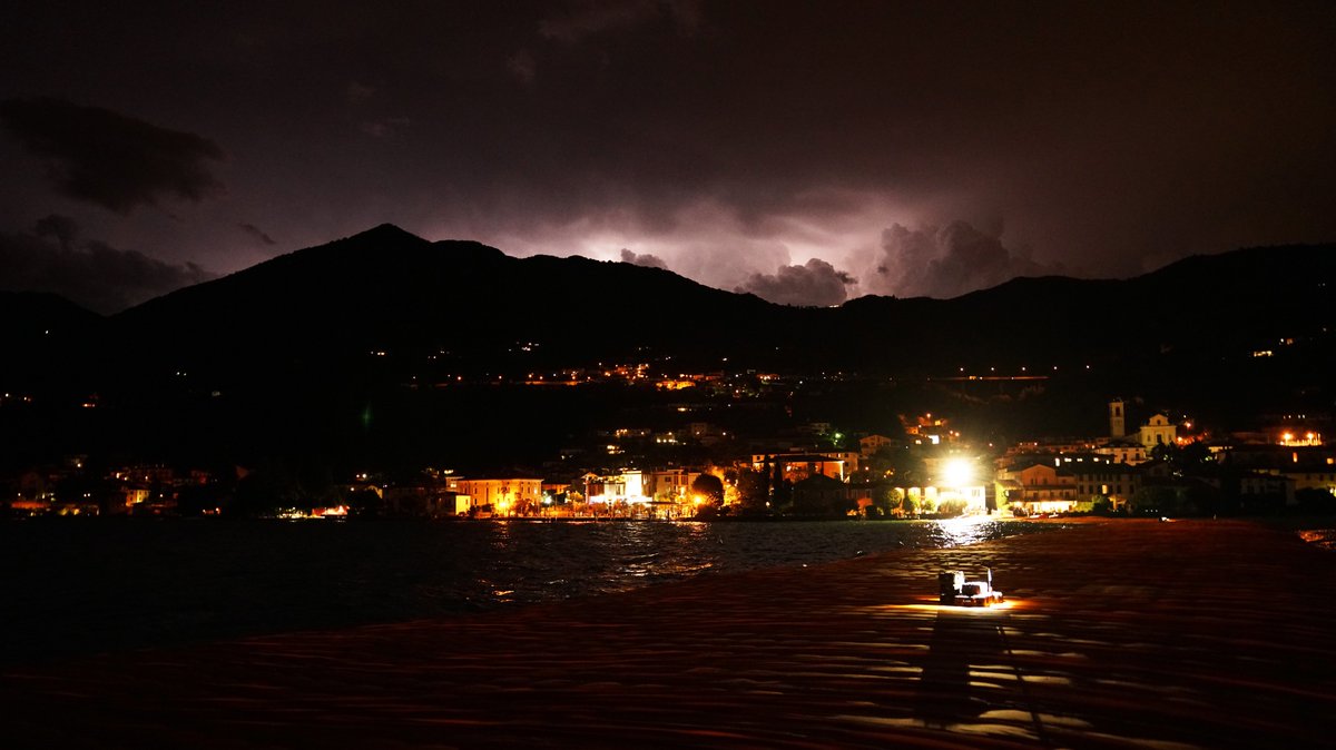 The Floating Piers tweet media