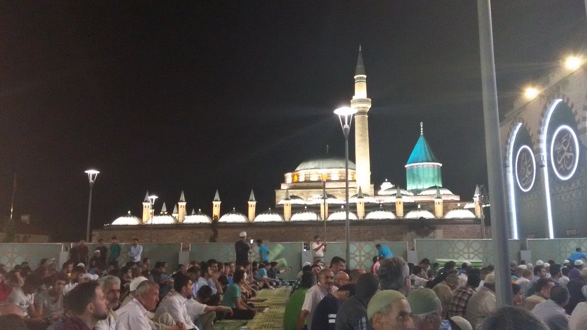 ramazan'ı şerif'e muhteşem veda...
#konya hazreti mevlânâ meydanı
rabbim tekrarını nasip eylesin inşallah...