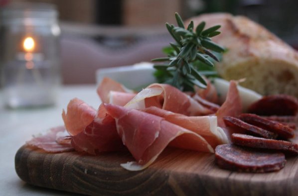 Friday night feels #eeeeeats #fridayvibes #theedendale