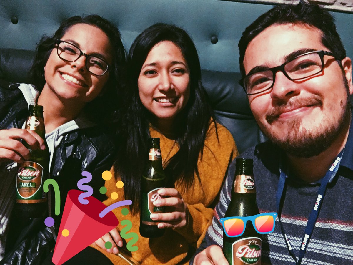 Acá casualazos en el #DíaDelAmigo de <a href="/Pilsen_Callao/">Pilsen Callao</a> con <a href="/Adelaguilav/">Andrea Del Aguila V.</a> y @loreh63 🍻