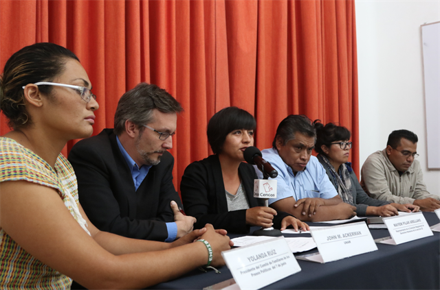 ExpressionOax's tweet photo. #ONU pide la liberación de los 25 presos en ·Oaxaca considerándola arbitraria https://t.co/XOK87KcH1C https://t.co/Z0VE3uxM75