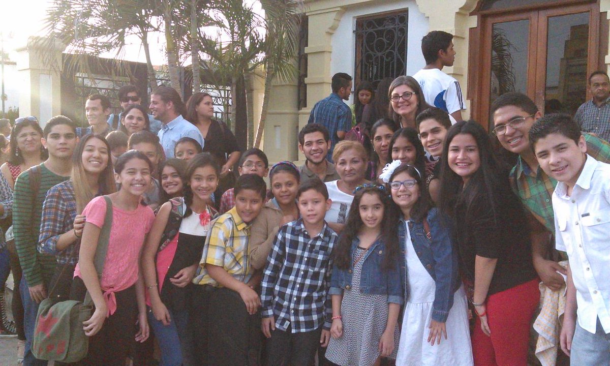 Frente a un gran icono del Zulia: El Teatro Baralt,nuestros muchachos  del NucleoCabimas <a href="/festivaljvz/">festivaljvz</a>