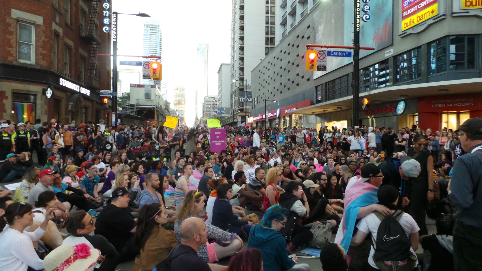 Now Magazine On Twitter At Yonge And Carlton Thousands Sit For