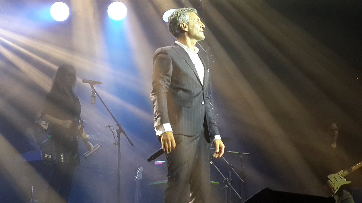 WarnerMusicArg's tweet photo. La vuelta de un seductor  ⤵ @SDalmaoficial en el @teatrogranrex de Buenos Aires. https://t.co/9LvG8gkiSm