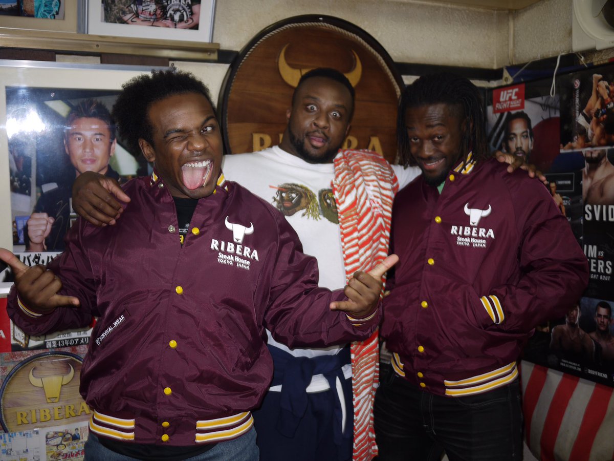 昨日はWWE日本公演後は友達のNEW DAY&クリス・ジェリコ選手とステーキ