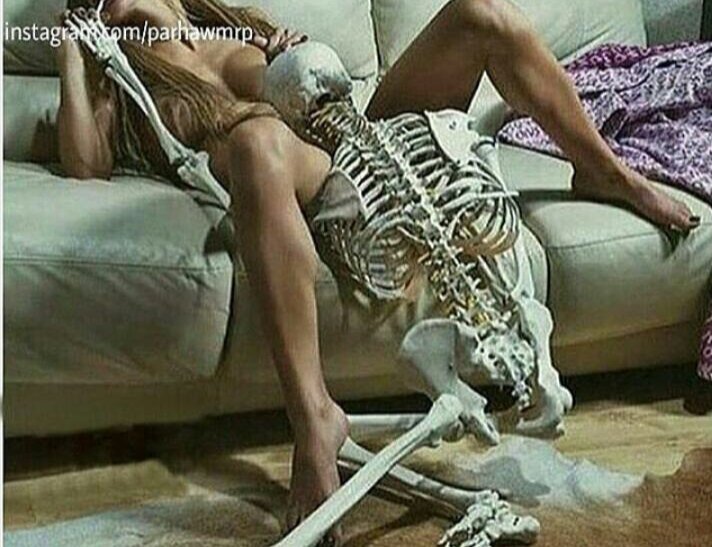 Hıc affetmem bir deri Bi kemik kalana kadar yalarım