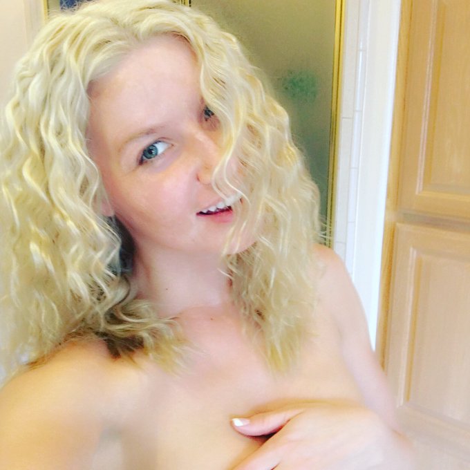 It's fun to try something different sometimes 😜 #WildChild #Curls https://t.co/wAUXsOQlhh<a href="/tag/curls"class="tags"><span>#curls</span></a><a href="/tag/wildchild"class="tags"><span>#wildchild</span></a>