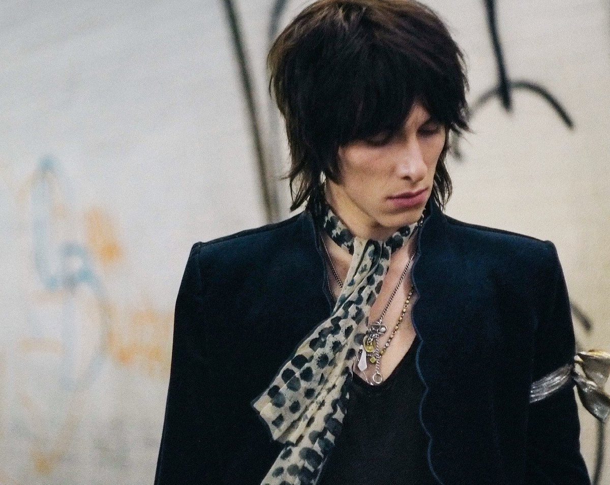 PalayeRoyale's tweet photo. Happy birthday Sebastian Danzig. #PalayeRoyale #VansWarpedTour https://t.co/6gK17QdFPS
