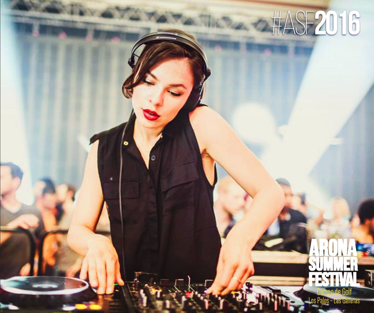 AronaSummerFest's tweet photo. Nadie mejor que ella para conducir el #UndergroundStage de #ASF2016  @NinaKraviz
https://t.co/Es0tmkRMO4 https://t.co/KnoyTGmUHi