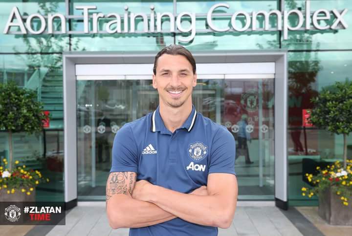 ManUtd_ID's tweet photo. Selamat pagi, happy weekend semua! #ZlatanTime 🔴 🔴 🔴 https://t.co/d2XZVgNg4O